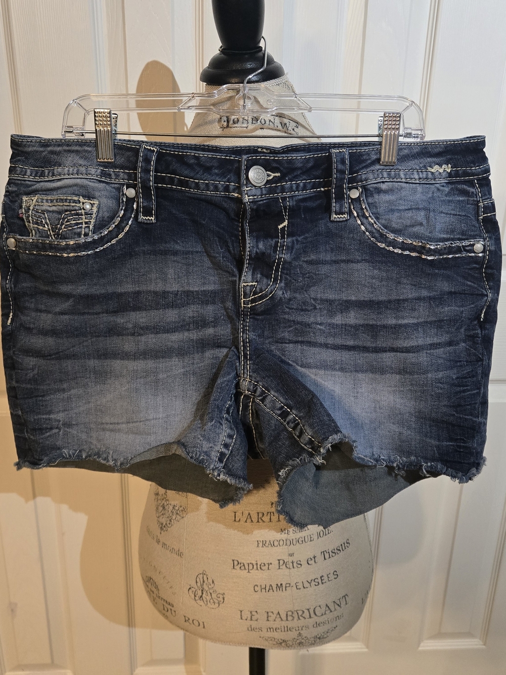 Vigoss Frayed Hem Dark Wash Denim Shorts
